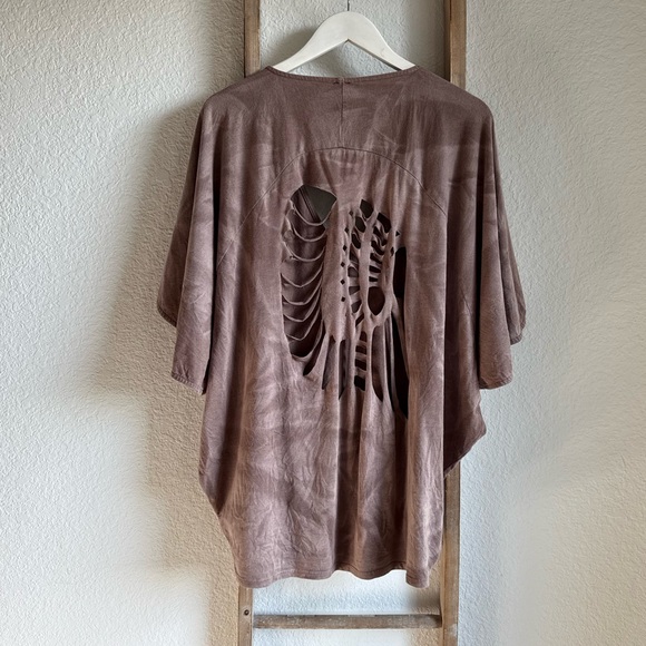 WRV Ladies Cutout Bat Wing top sz: Small - Picture 6 of 7